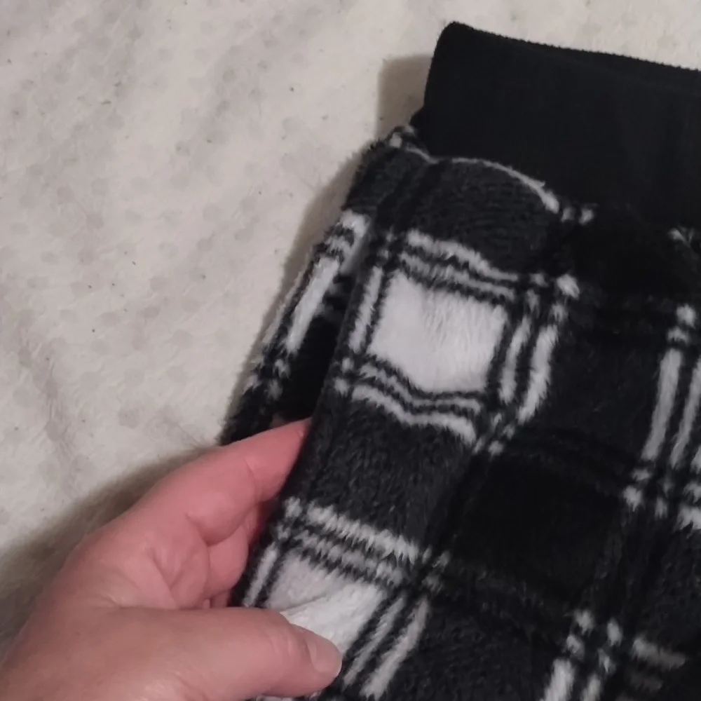 Black and white fuzzy jammies pants - Picture 6 of 6
